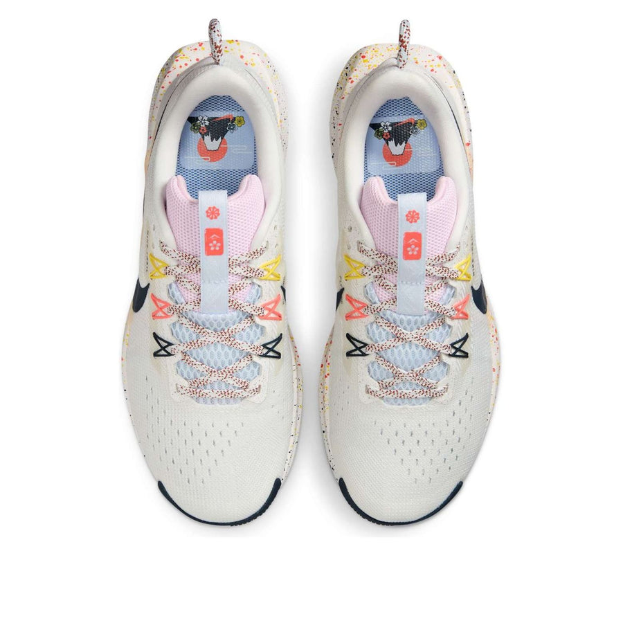 Кроссовки (WMNS) Nike React Pegasus Trail 5 'Summit White Football Grey Pink Foam Armory Navy', бежевый — фото 4