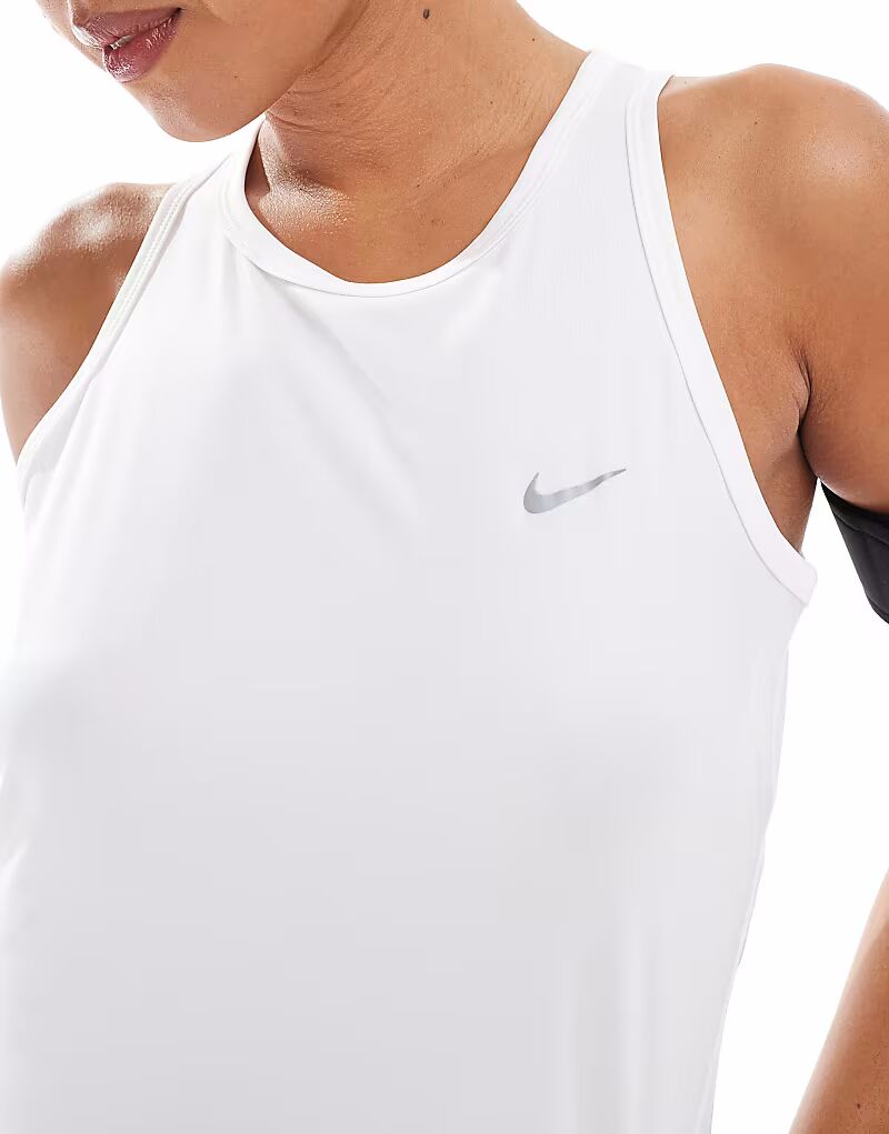 Топ Nike Running Tempo Dri-Fit белого цвета — фото 3