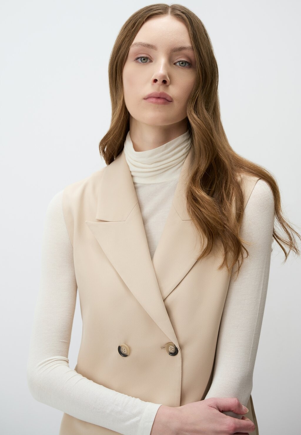 

Жилет WITH BUTTON DETAIL Jimmy Key, бежевый
