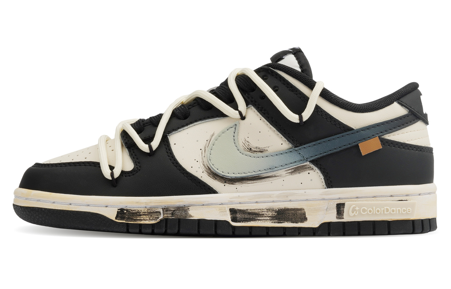 

Детские скейтерские кроссовки Dunk Grade School Nike, черный бежевый белый
