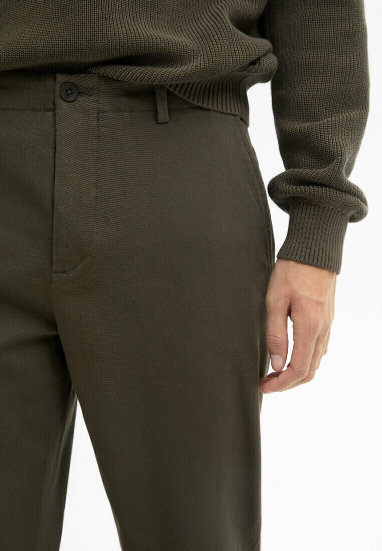 

Брюки TAPERED-FIT Massimo Dutti, зеленый