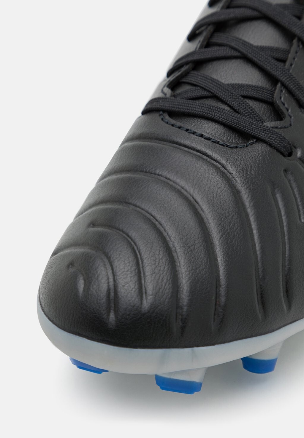 

Бутсы бутсы Tiempo Legend 10 Club Nike, черный/хром/гипер королевский