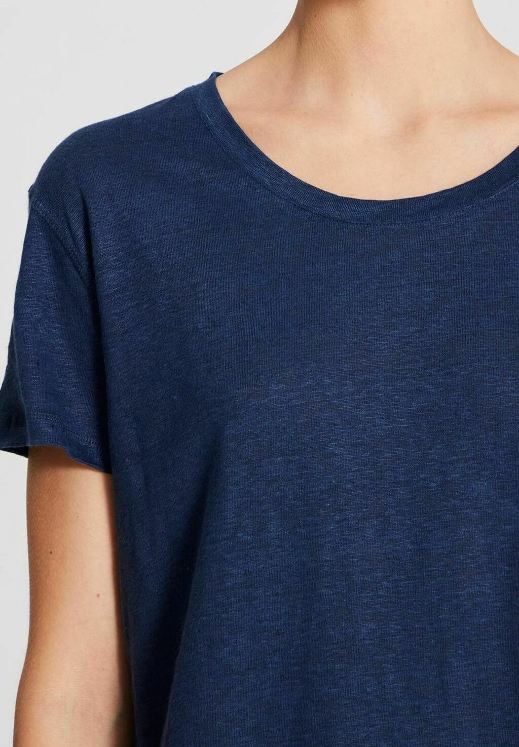 

Базовая футболка Liv S/S GAI+LISVA, темно-синяя