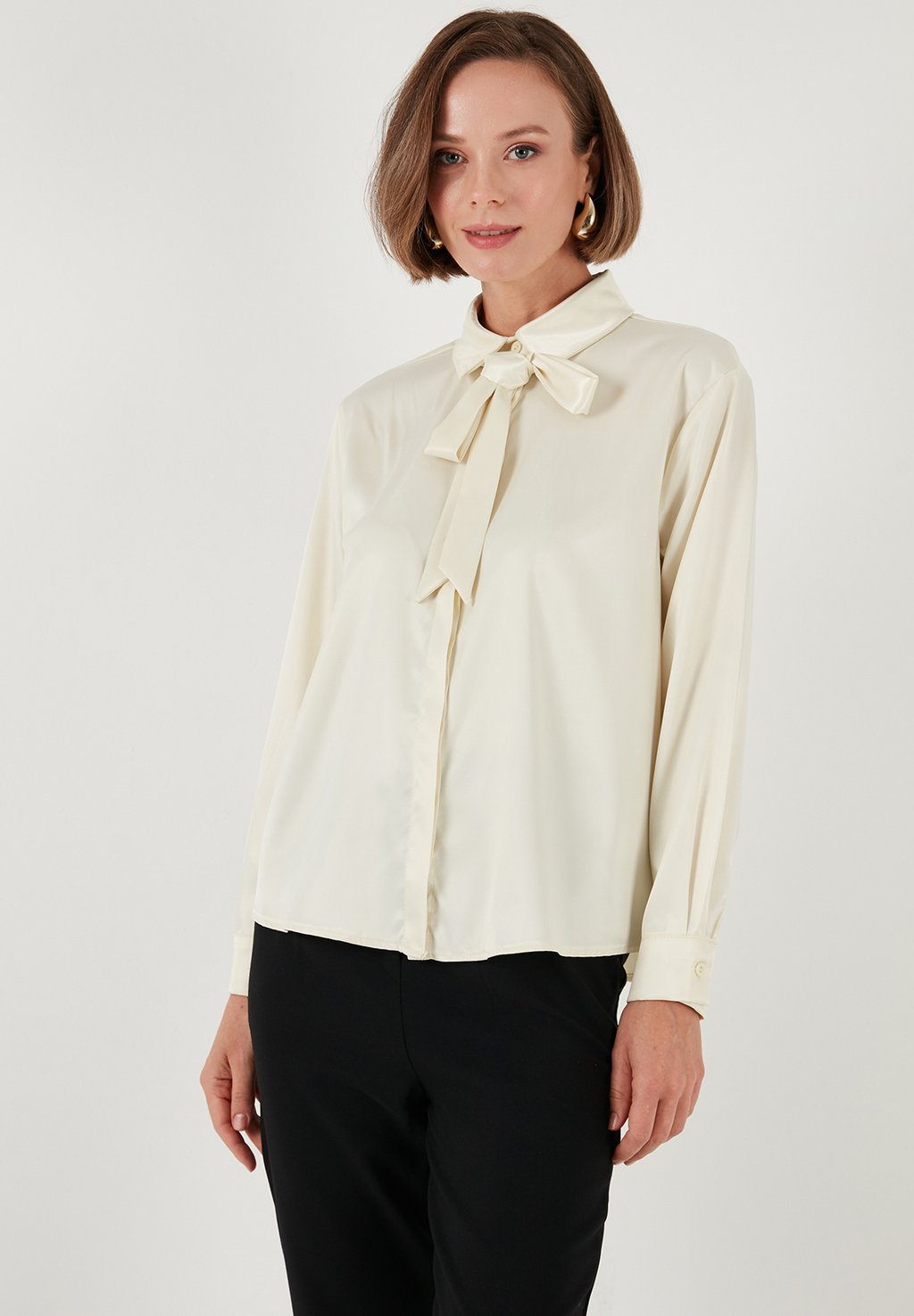 

Блузка на пуговицах REGULAR FIT LELA, молочный