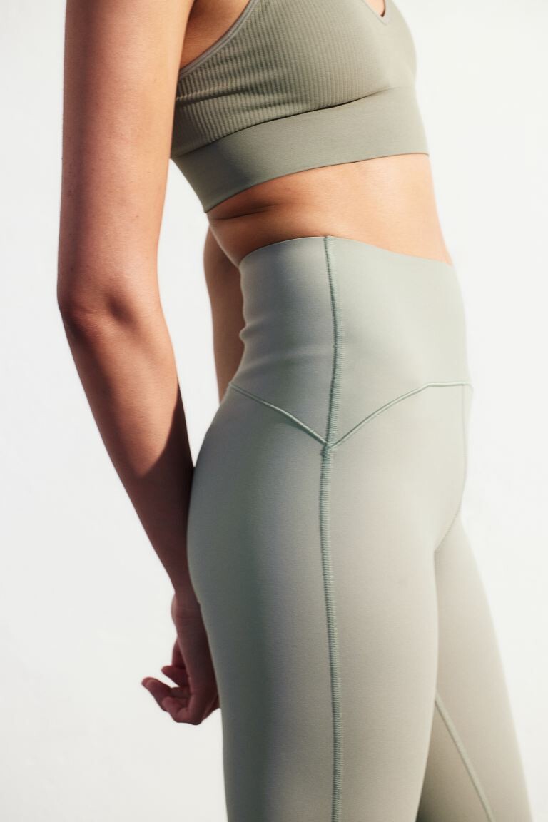 

Спортивные леггинсы shapemove H&M, хаки