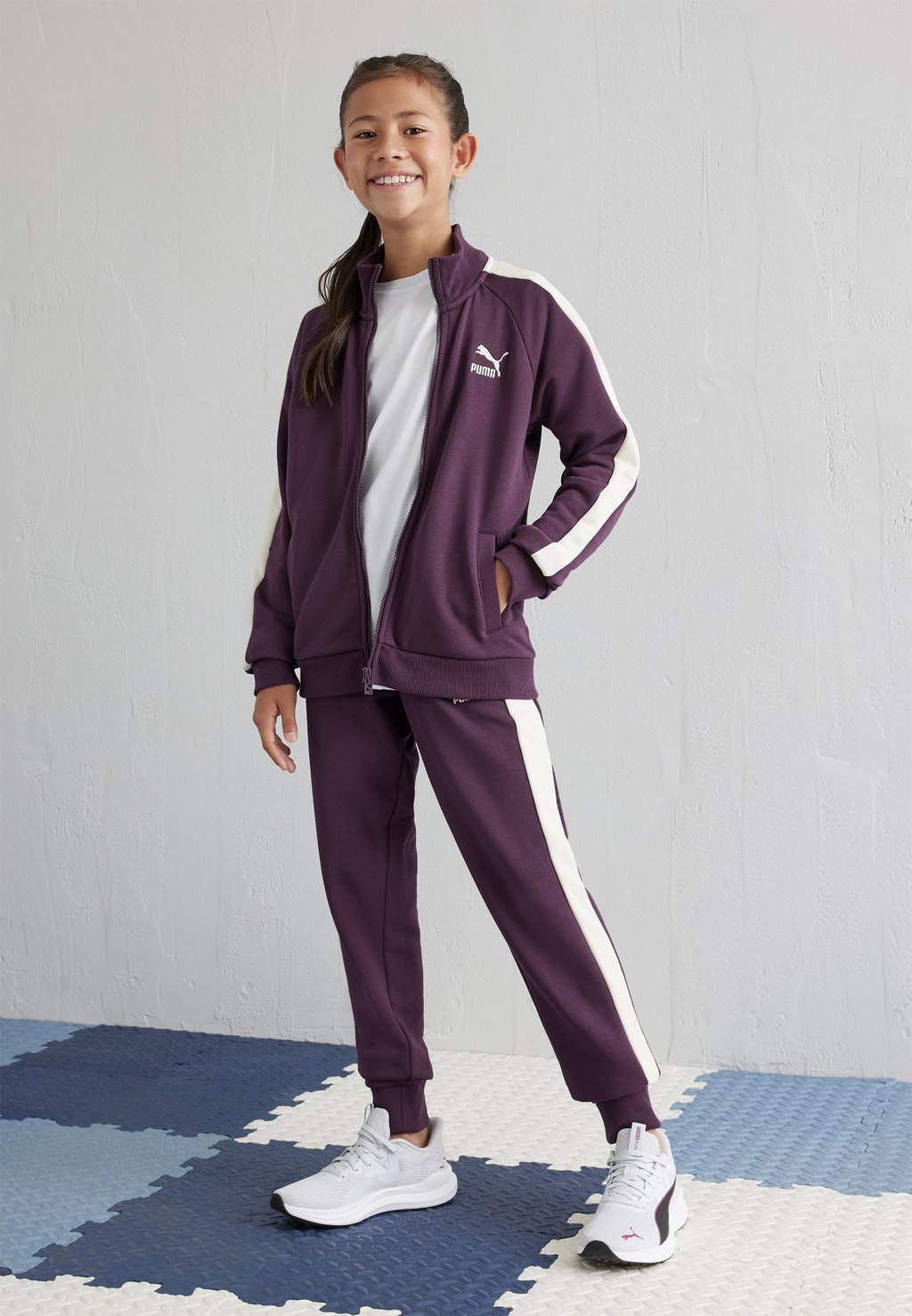 

Толстовка CLASSICS TRACK JACKET UNISEX Puma, сирень