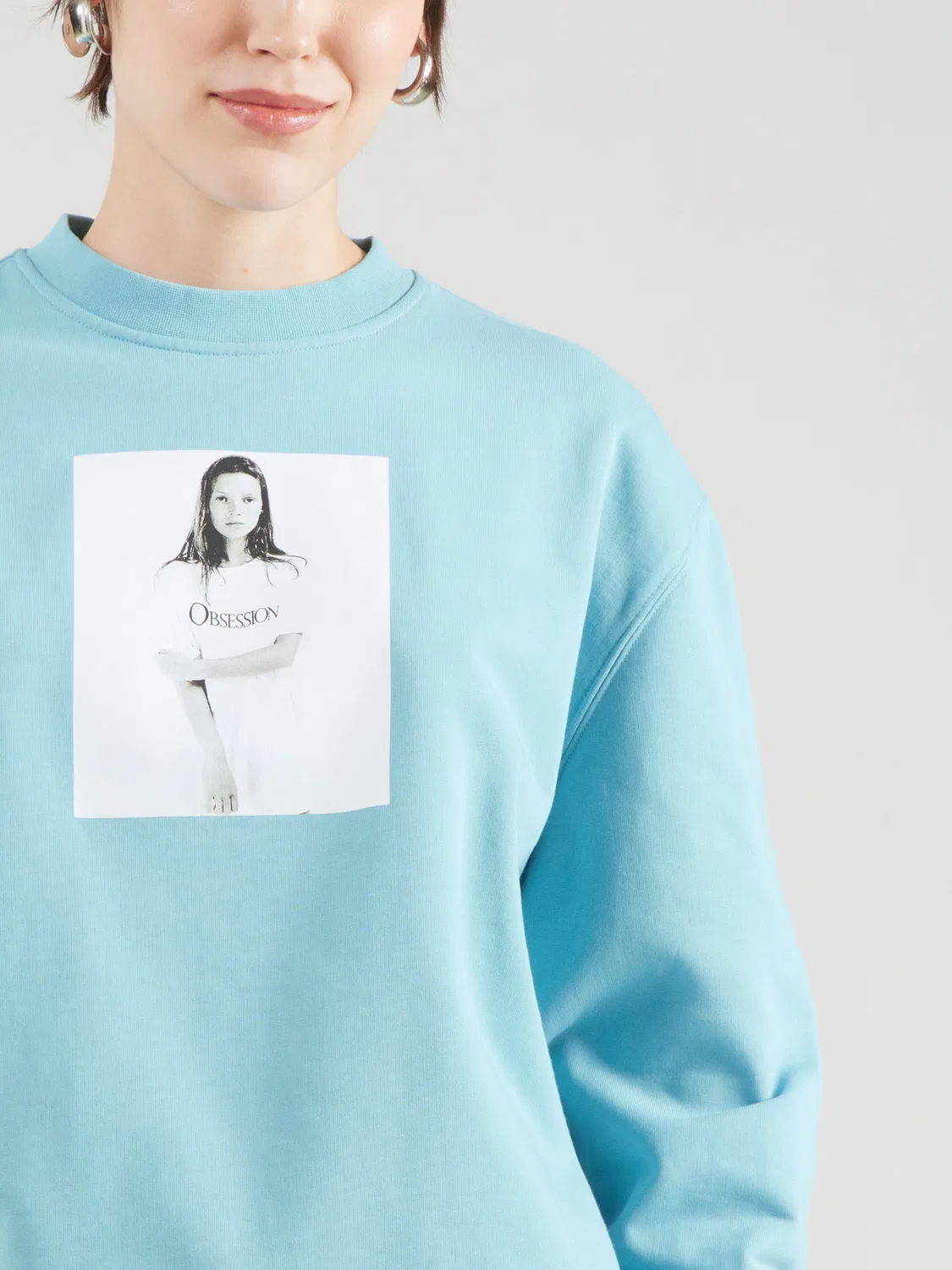 Свитшот Calvin Klein KATE OBSESSION BOYFRIEND светло-голубого цвета — фото 2