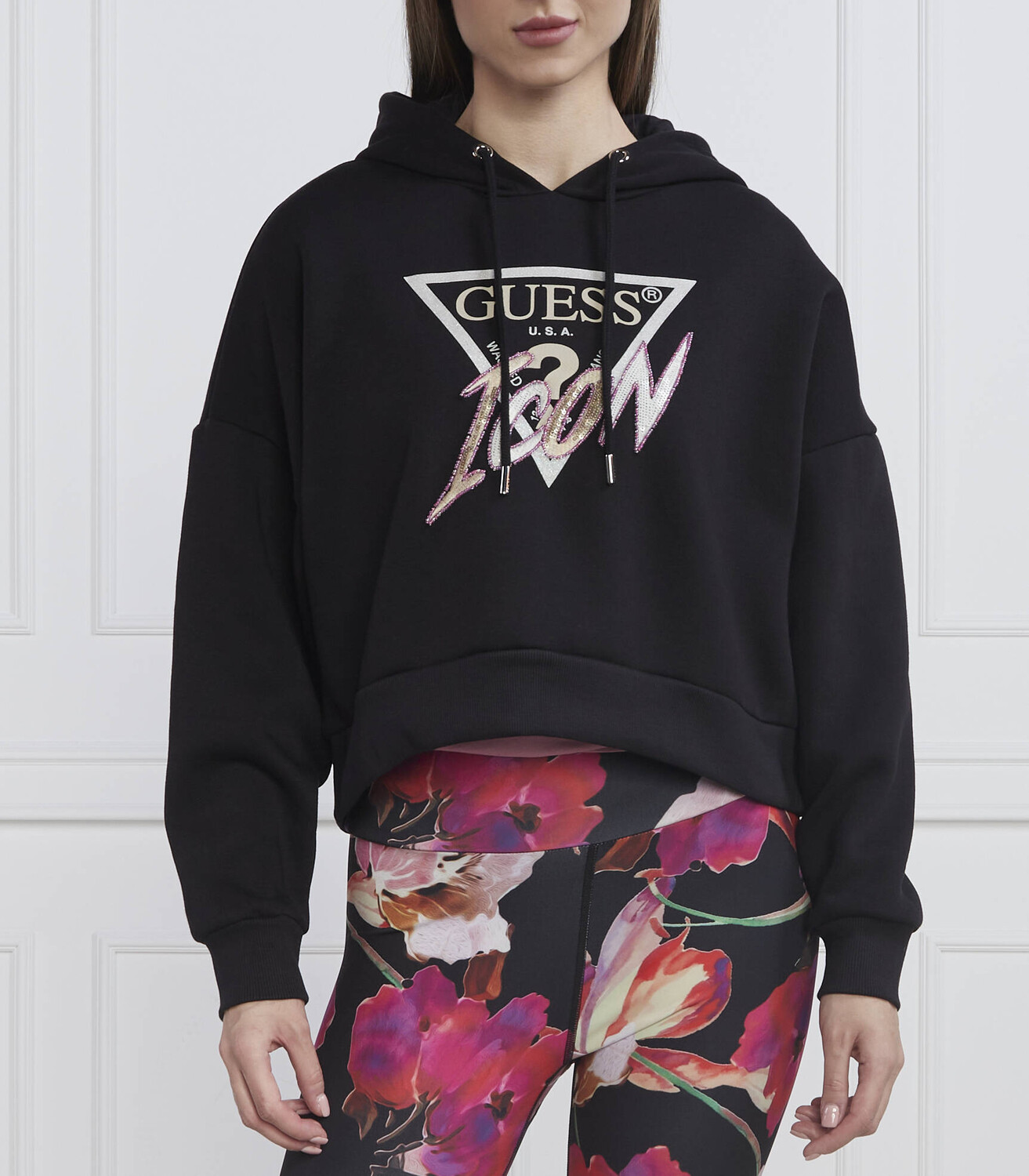 

Толстовка GUESS ICON Cropped Fit, черный