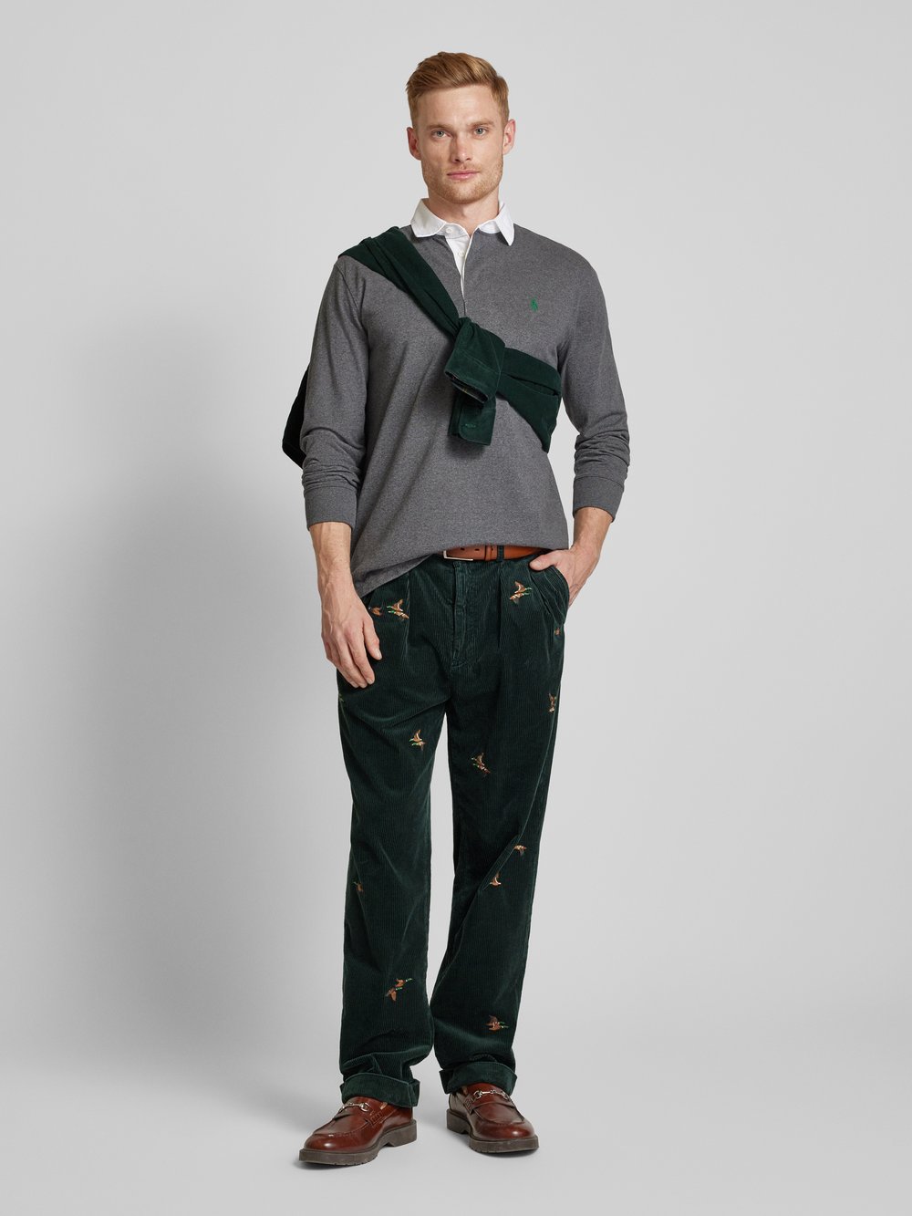 

Брюки свободного кроя из вельвета с узорчатой ​​строчкой, модель «WHITMAN» Polo Ralph Lauren, оливковый