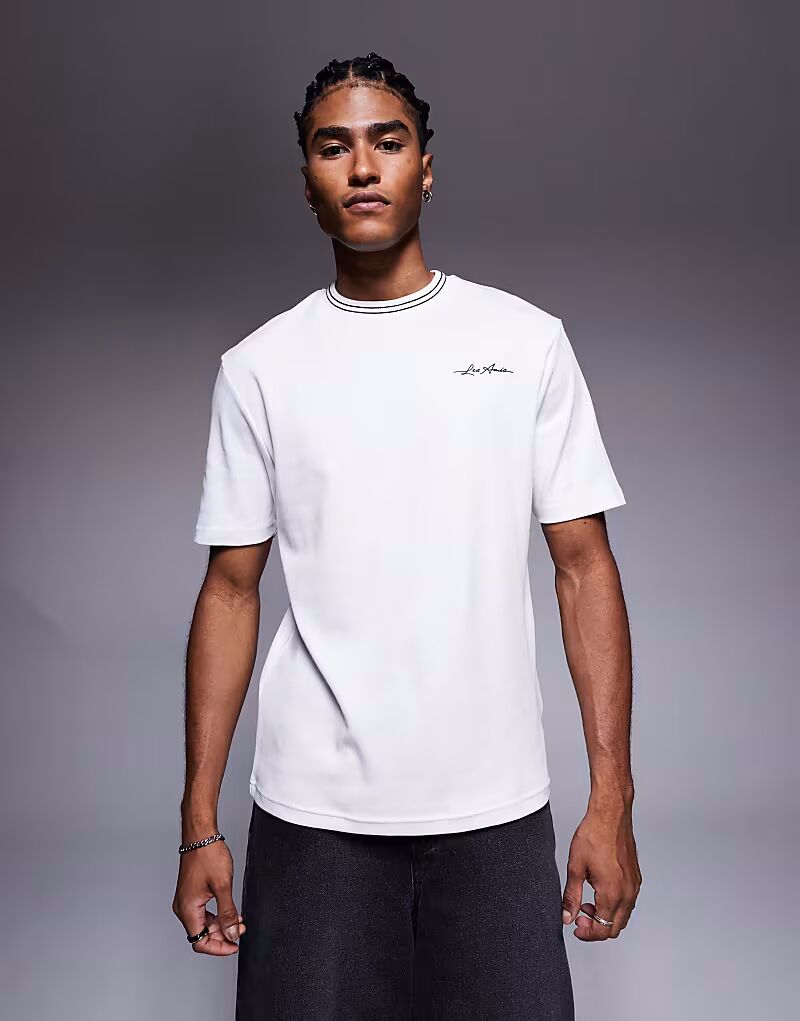 

Футболка с контрастным принтом в черно-белой гамме River Island