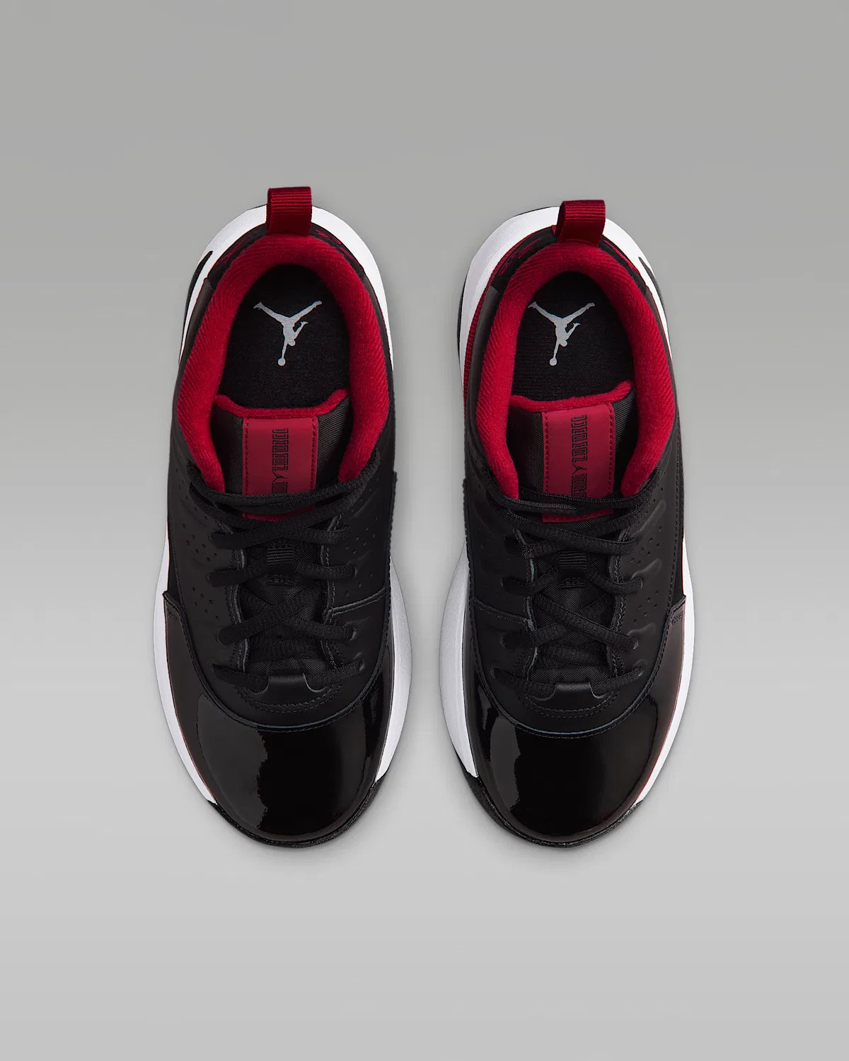 Детские кроссовки Jordan Max Aura 7, Black/White/Varsity Red — фото 4