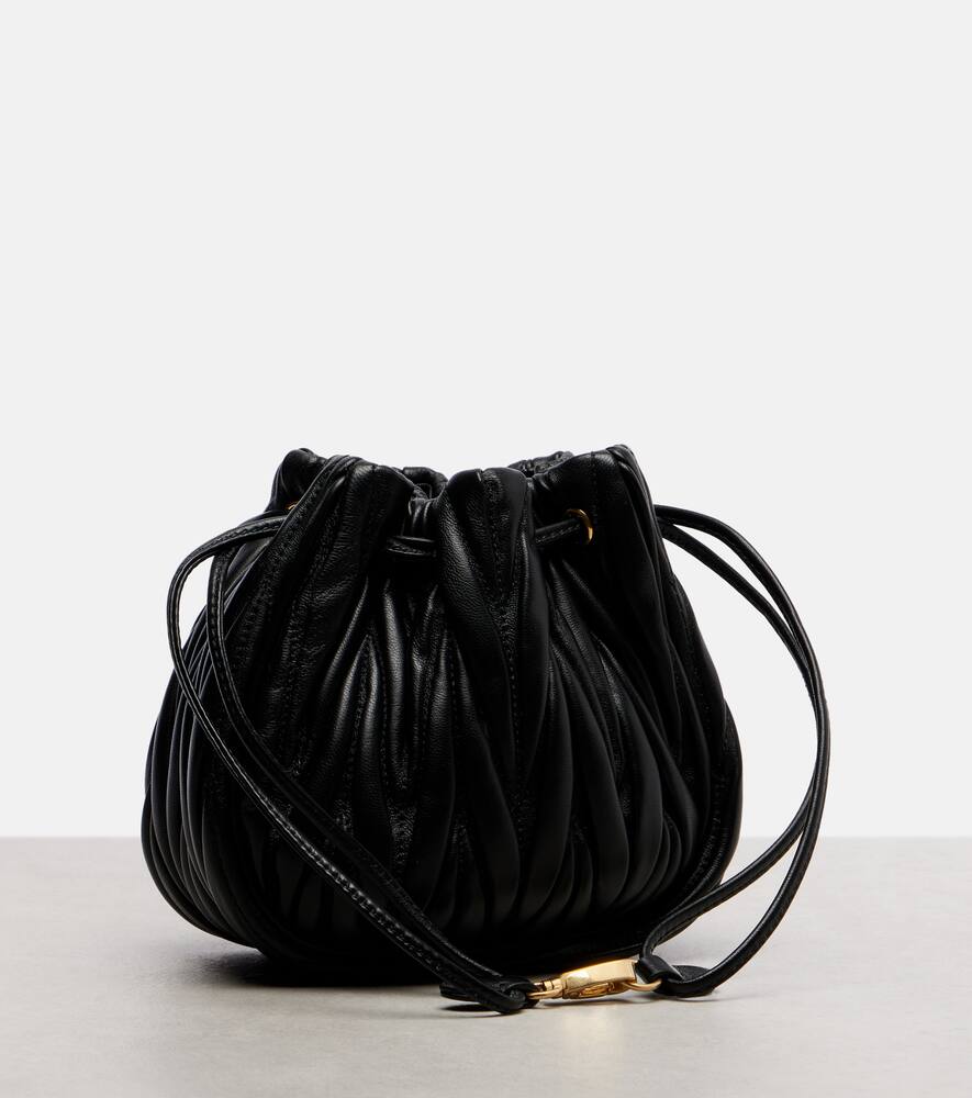 Кожаная сумка-ведро с тиснением Miu Miu, Black — фото 4