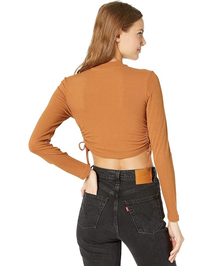 

Топ Madden Girl Cutout Cinched Mock Neck Top, цвет Almond