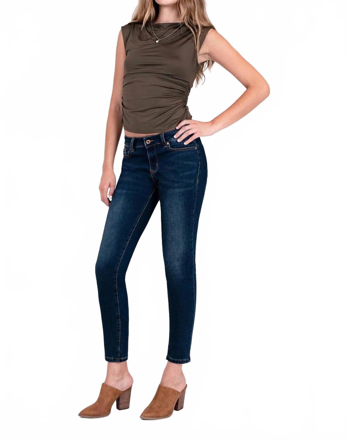 

Мягкие узкие джинсы темного цвета Grace In La, Dark Wash