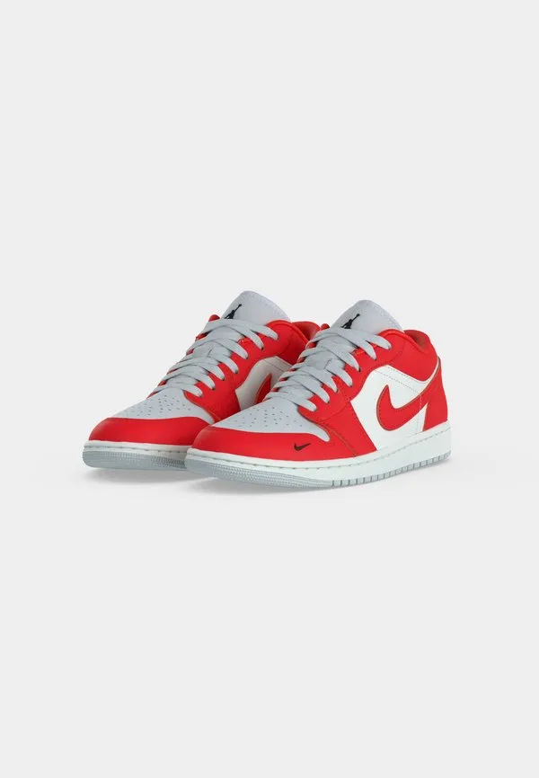 Кроссовки air jordan 1 low se цвета чилийский красный/черный/белый «саммит»/чистый платиновый Jordan, Chile Red/Black/Summit White/Pure Platinum-Coloured — фото 3