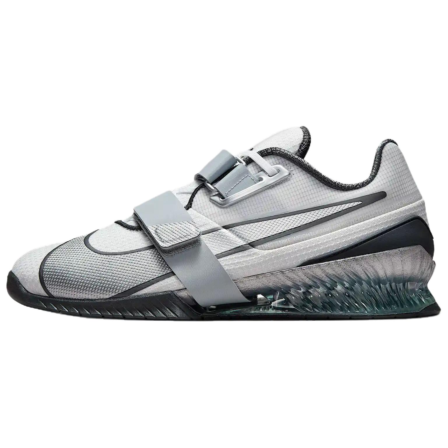 

Nike Кроссовки Romaleos 4 для тренировок с противоскользящим и износостойким покрытием мужские белые в цвете белый/черный/серый, цвет White/Black/Gray