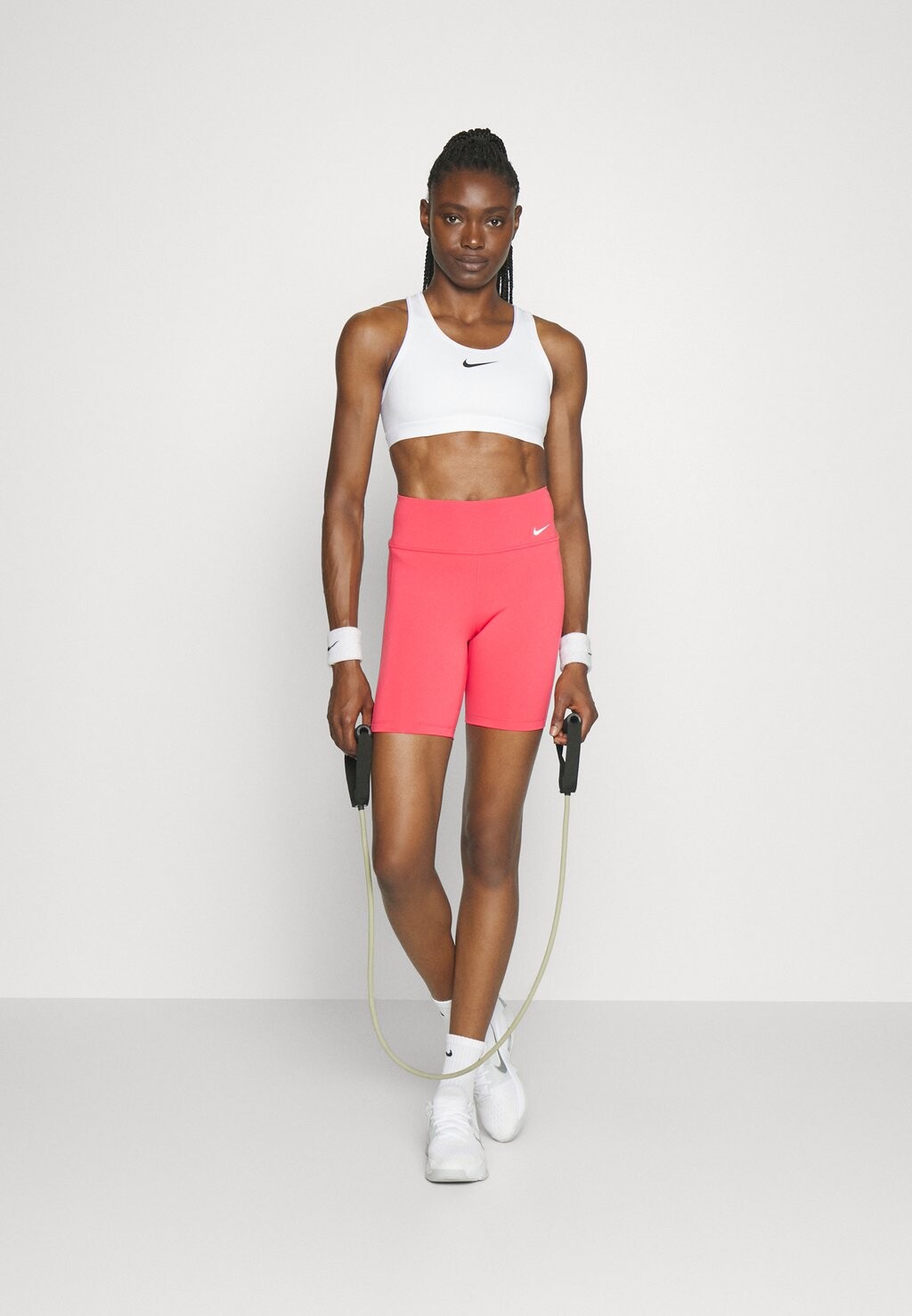 Спортивный бюстгальтер для интенсивных занятий спортом Bra Nike, белый/черный — фото 4
