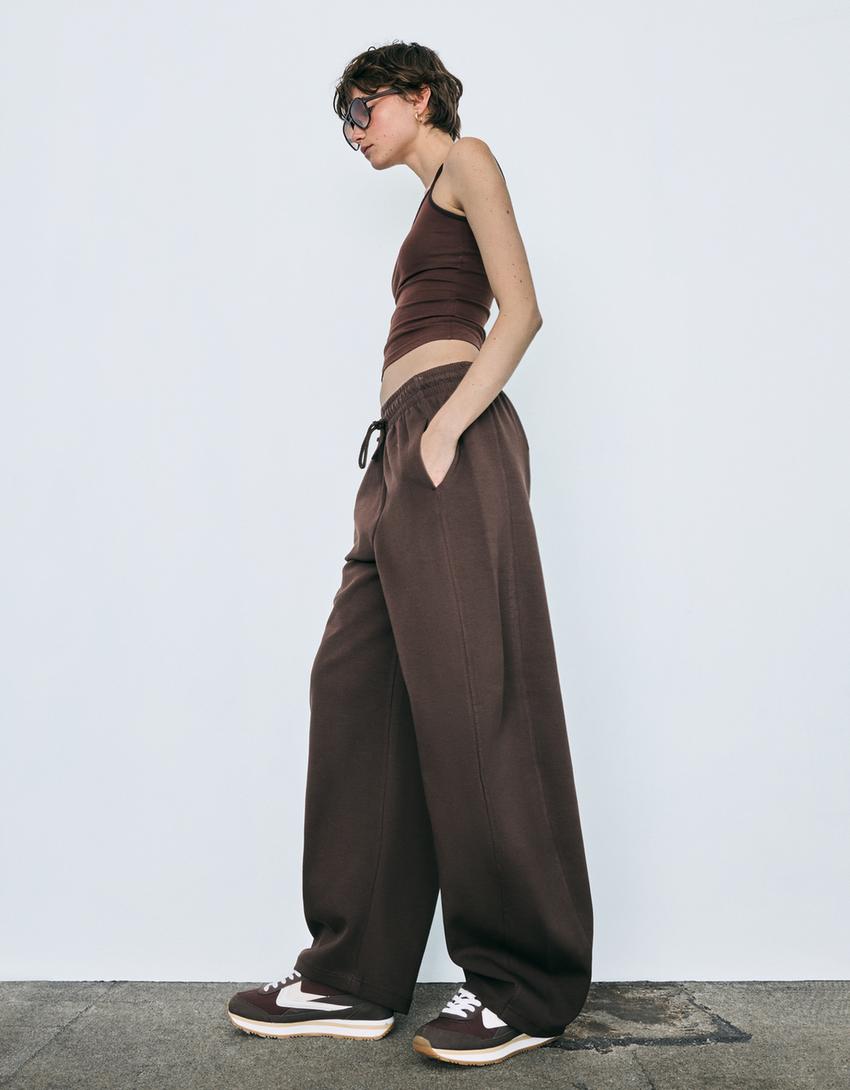 

Брюки-Бочонки из плюша Bershka, коричневый