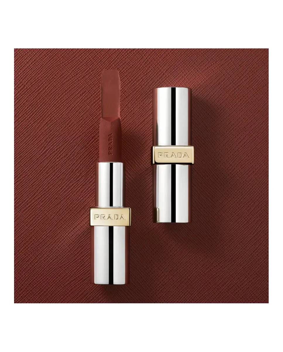 Помада с легкой текстурой и долгим сроком стойкости Monochrome Hyper Matte Prada Beauty, B03 — фото 3