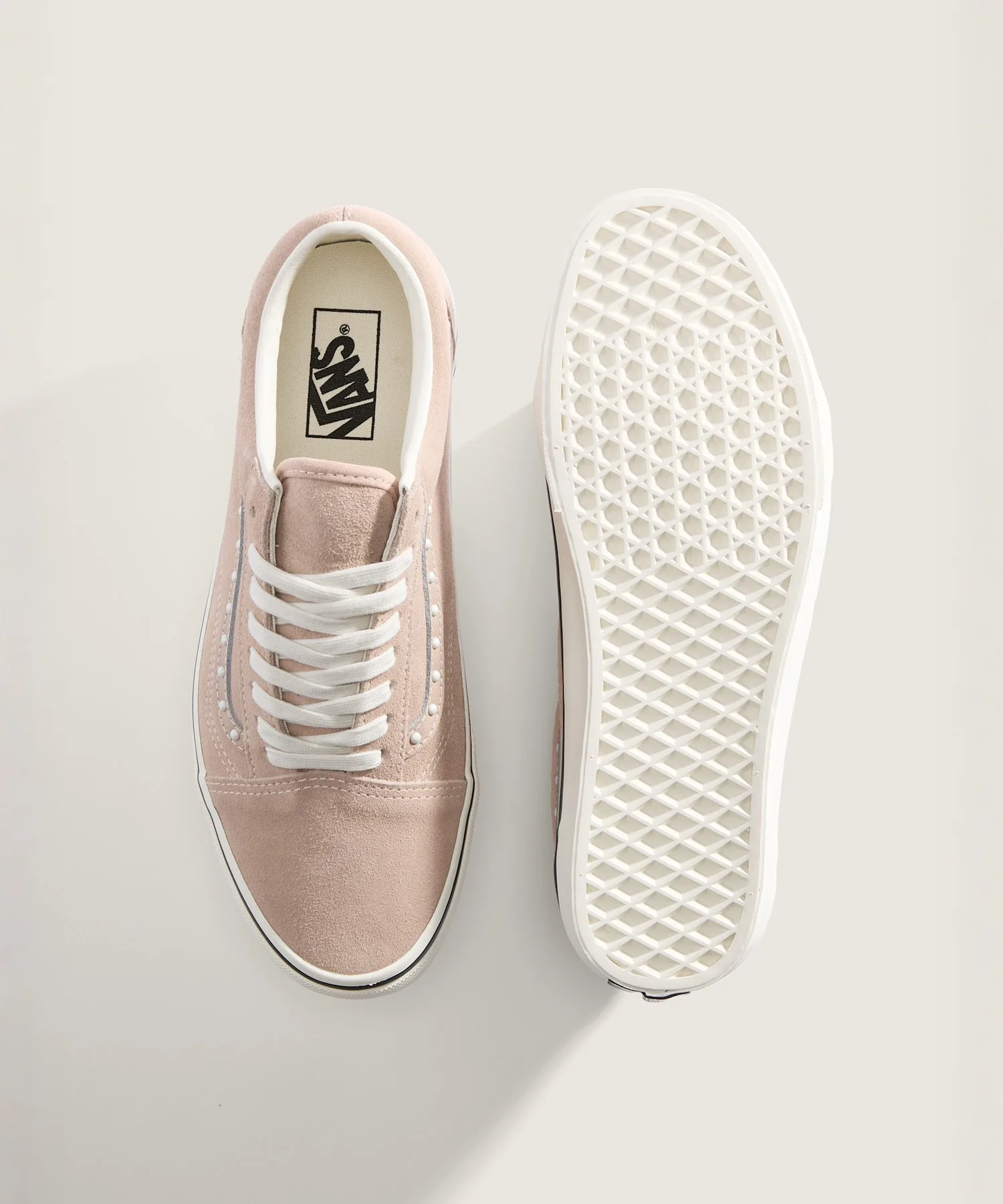 Кроссовки с жемчужной отделкой Old Skool VANS бежевые — фото 3