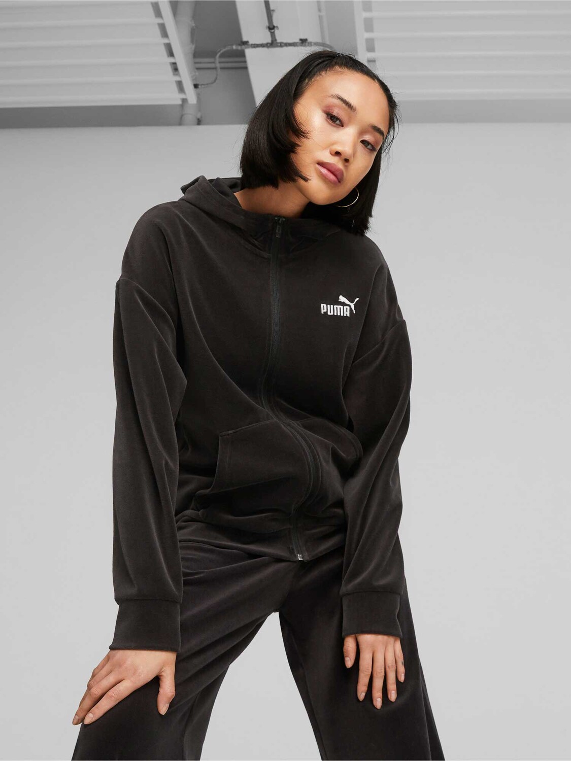 

Толстовка Puma ESS ELEVATED Velour, черный