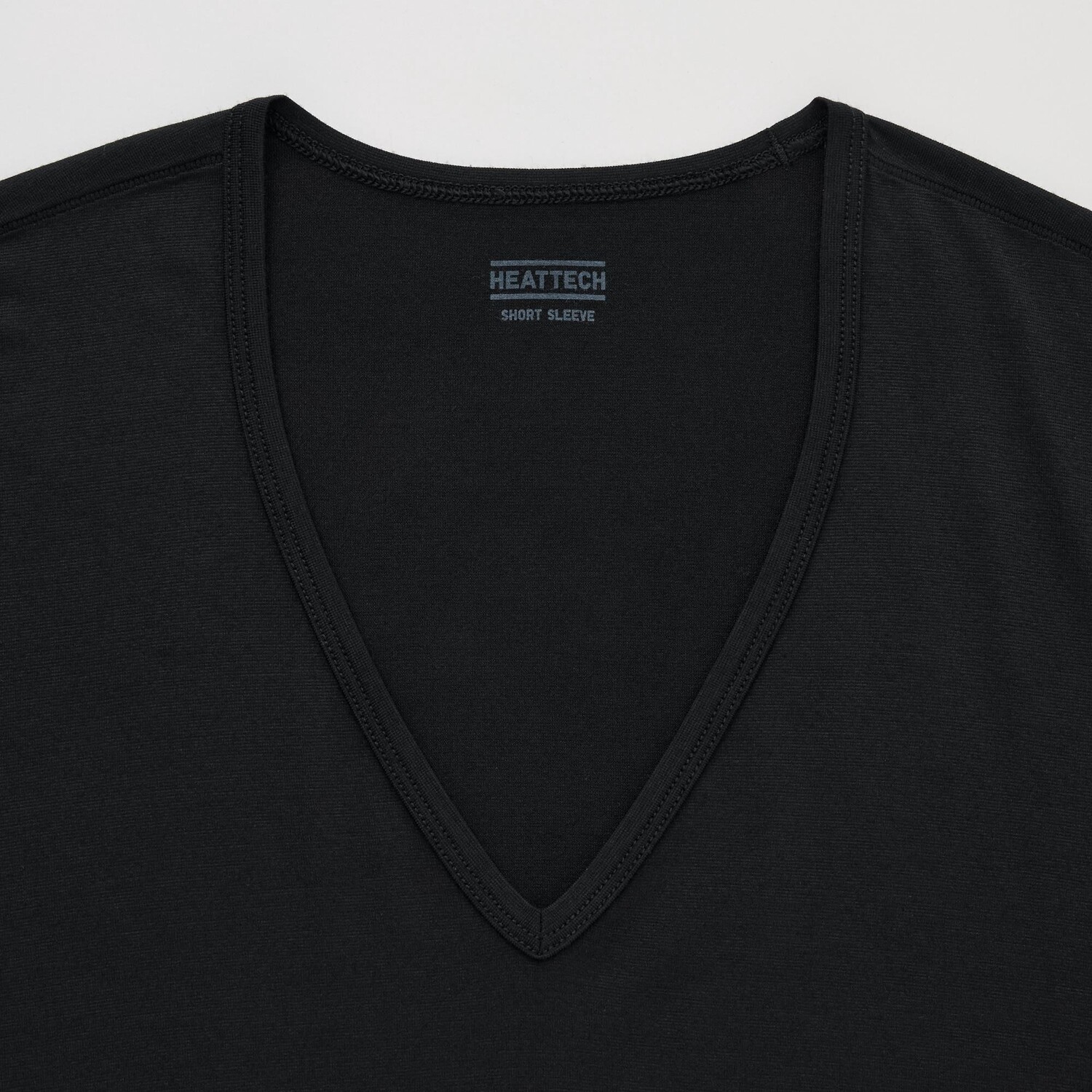 Футболка Uniqlo Heattech с V-образным вырезом — фото 3