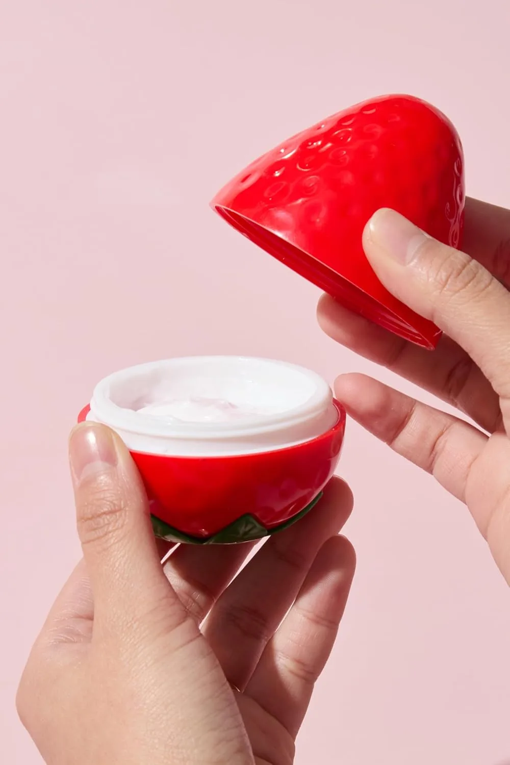 Набор TONYMOLY «Летние фрукты»: пенка для умывания «Персиковый пунш», крем для рук «Клубника», легкий и увлажняющий крем для рук с экстрактом клубники и маслом ши для всех типов кожи. — фото 4
