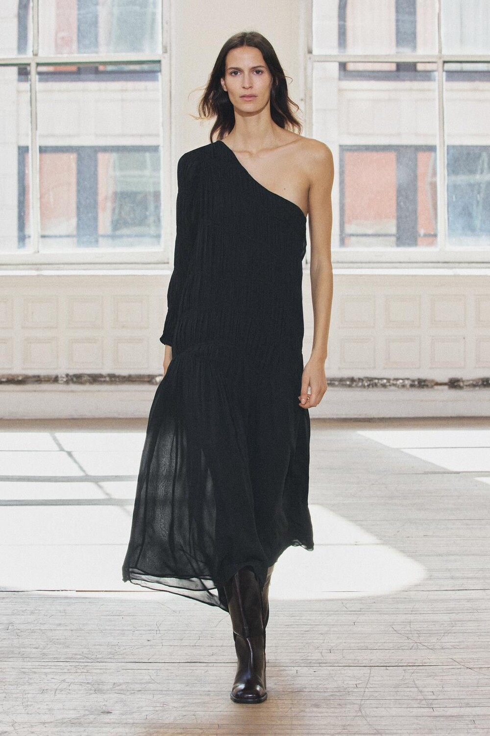 

Асимметричное платье ZARA, черный