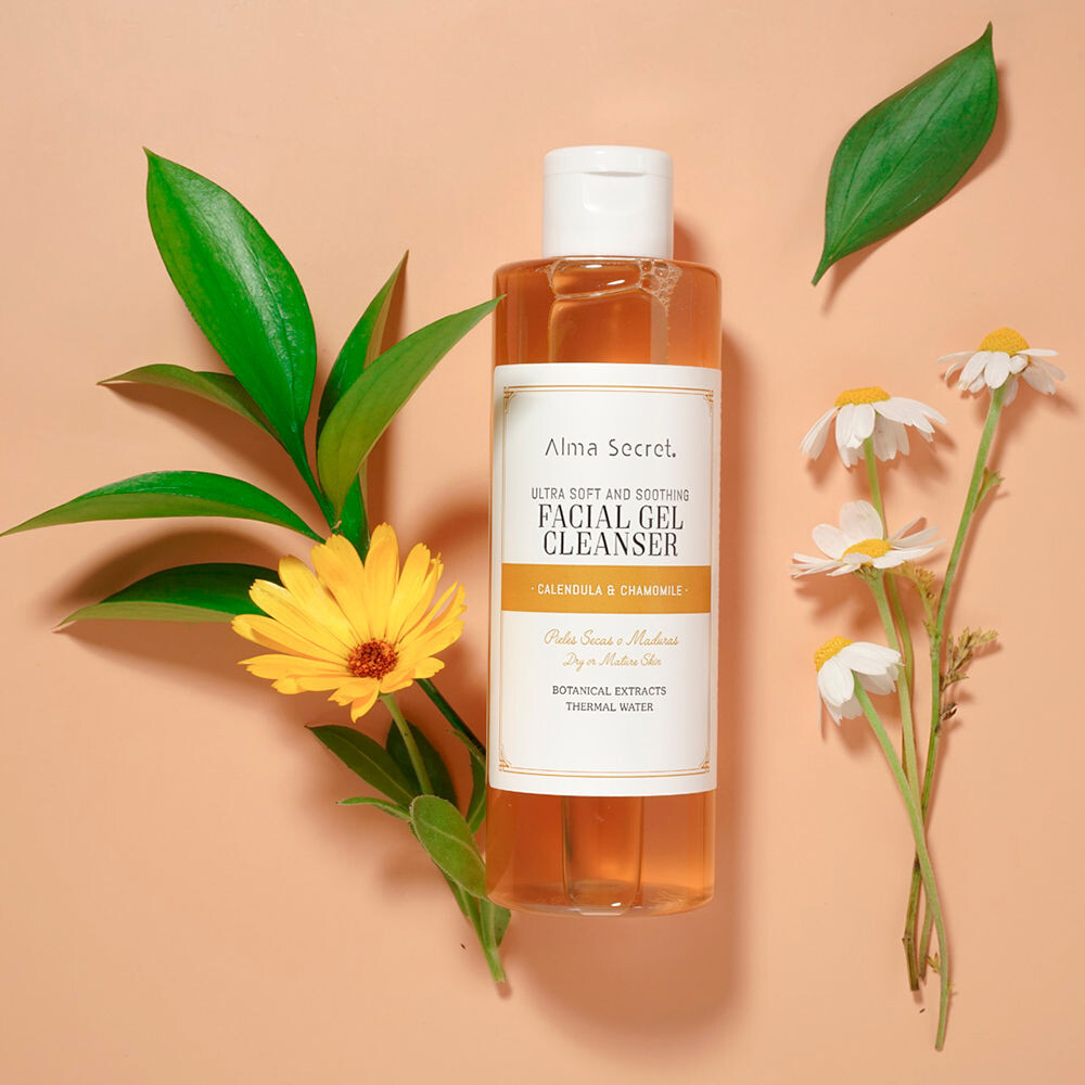 Гель для умывания Alma Secret — Очищающий гель для лица Facial gel cleanser suave y calmante caléndula & manzanilla, 200 мл — фото 3