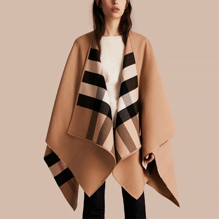 Пончо Burberry двустороннее, бежевый — фото 3