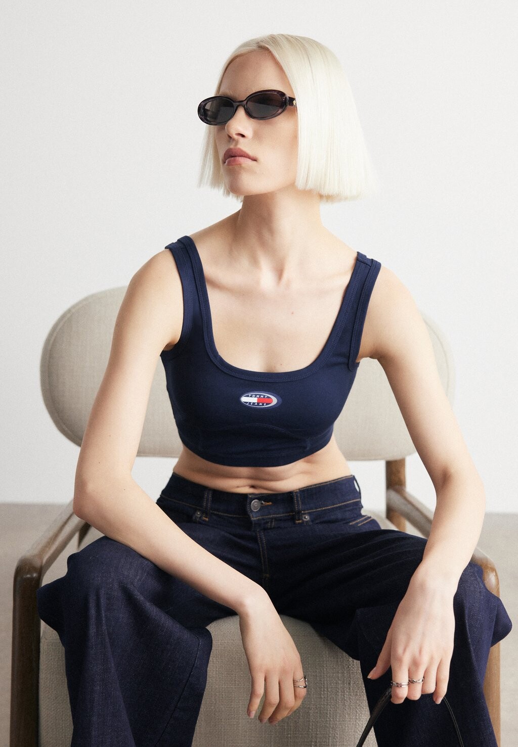 

Топ ARCHIVE BRALETTE Tommy Jeans, темно-синий