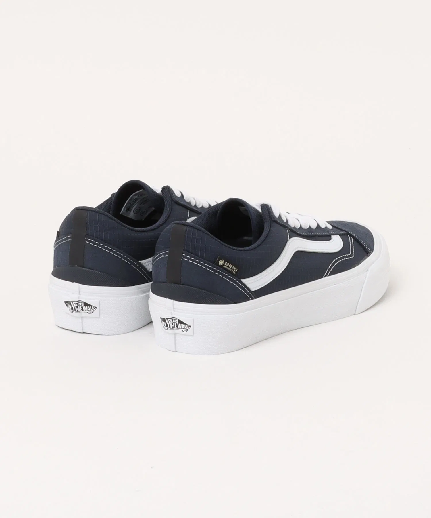 Мужские кроссовки Vans Old Skool GORE-TEX VN0009QGNWD — фото 2