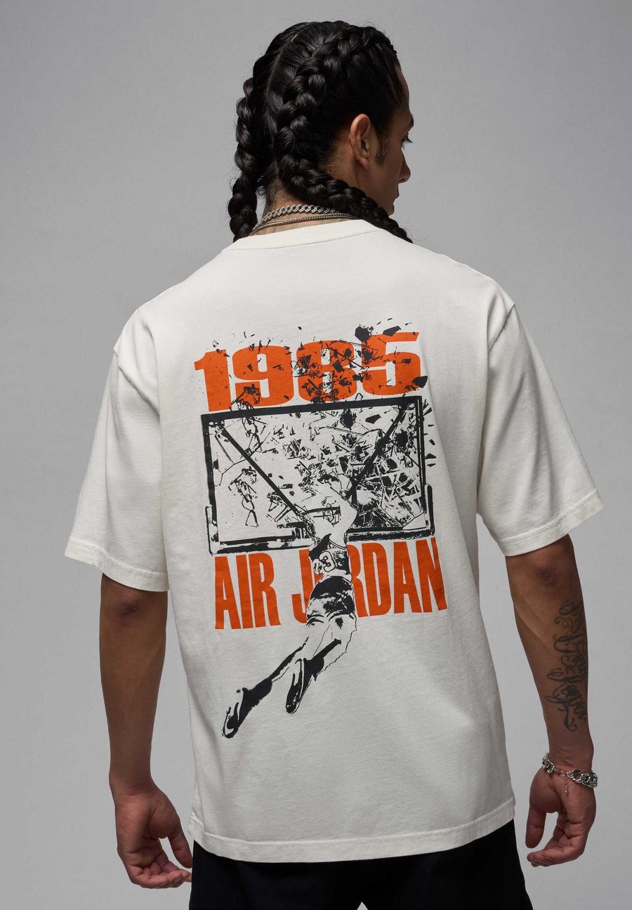 

Футболка Jordan Print T-shirt, Sail/Off Noir/Off-White
