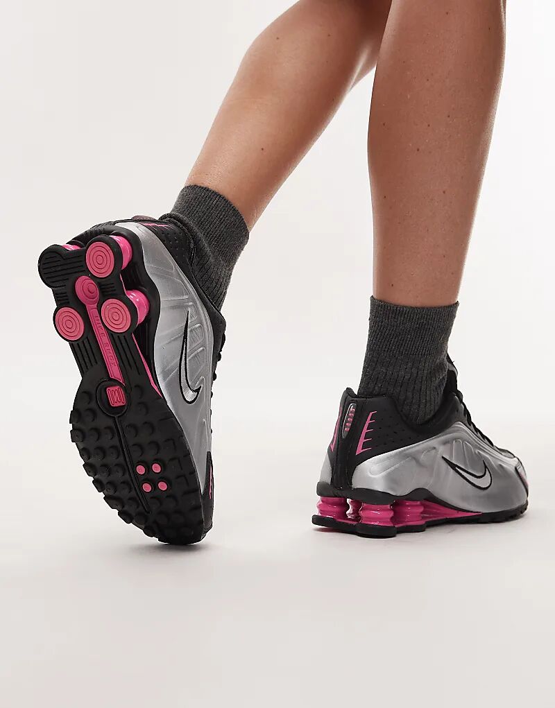 Кроссовки Nike Shox R4 черного и розового цветов — фото 4