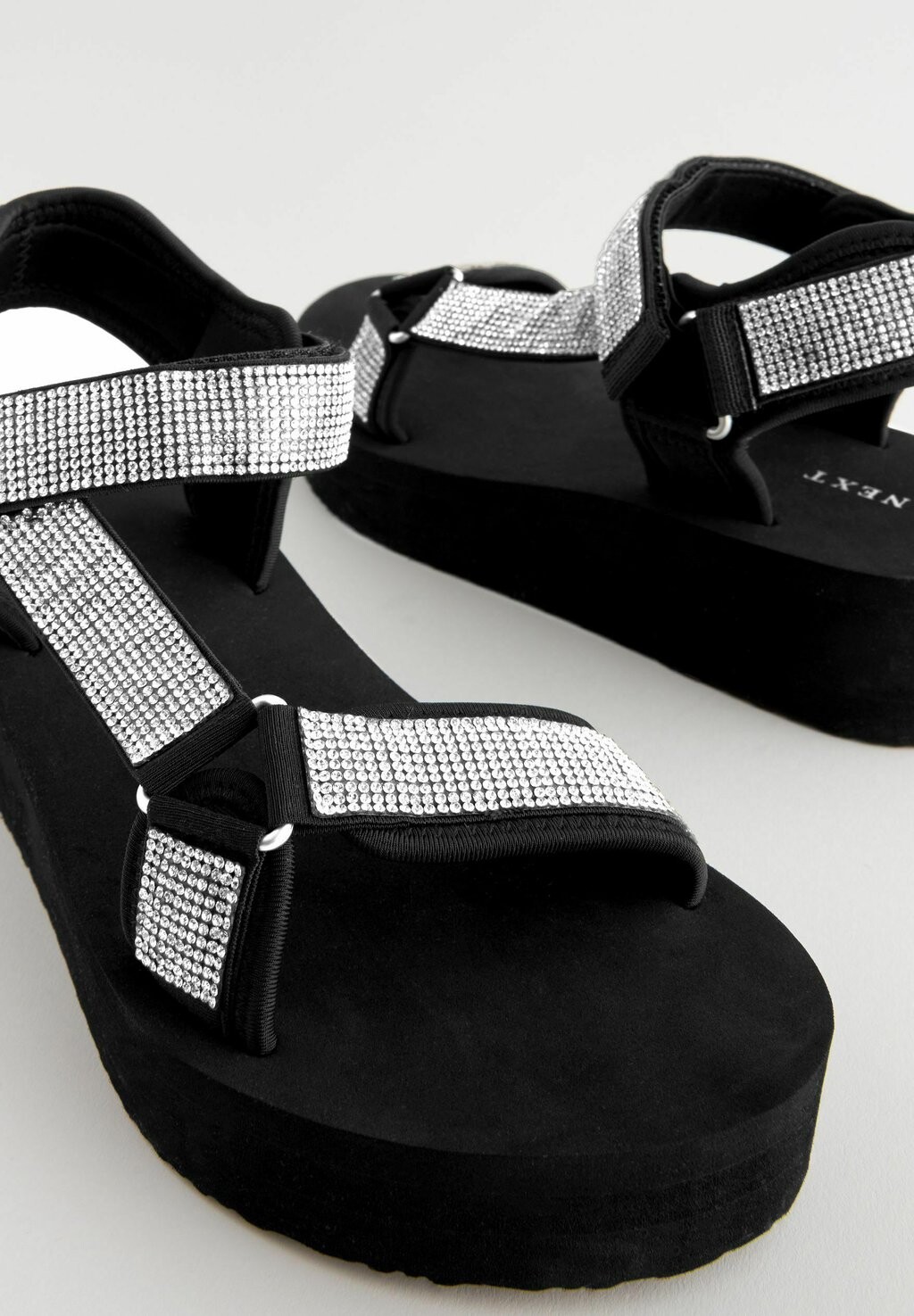 Босоножки на танкетке BLING STRAP- REGULAR FIT Next, черный — фото 2