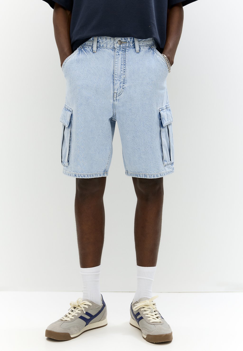 

Джинсовые шорты PULL&BEAR, цвет Light Blue Denim