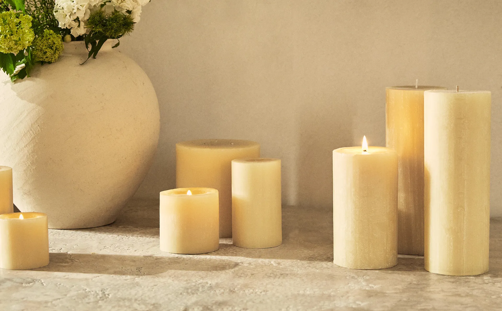 

Длинная цилиндрическая свеча Zara Home, масляно-желтый