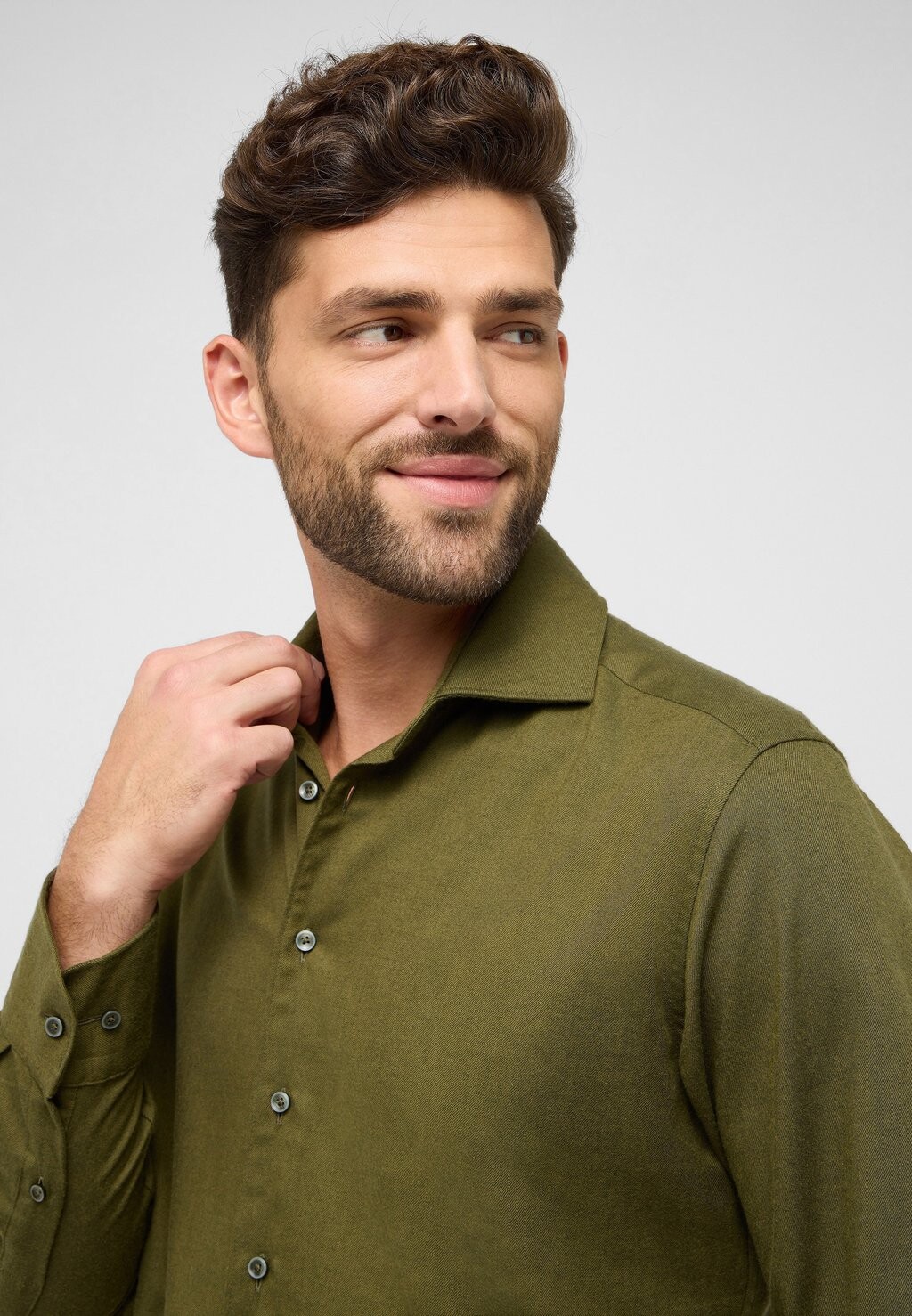 

Официальная рубашка MODERN FIT Eterna, хаки
