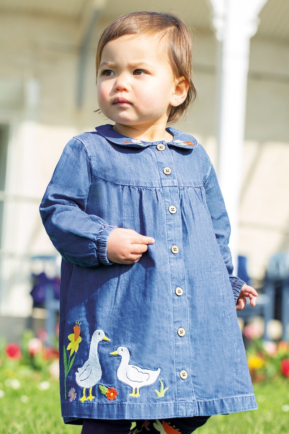 

Платье из шамбре с мотивом пасхальной курицы Frugi, синий