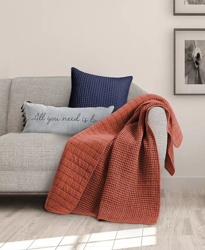 

Стеганое плед Mills с вафельной прошивкой, 60 x 50 дюймов Levtex, красный
