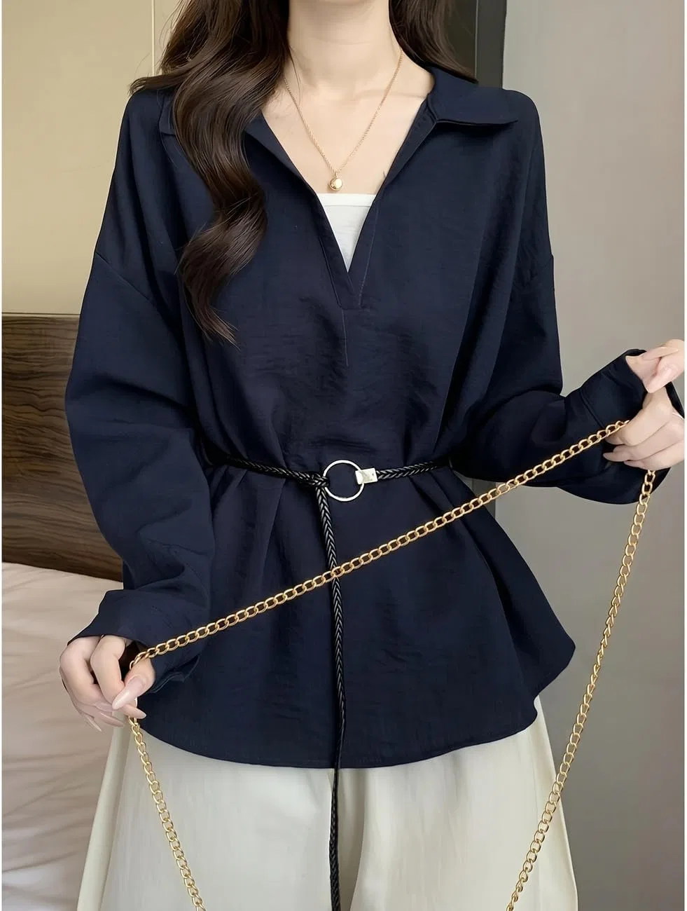 Блуза, длинный рукав, V-образный вырез, oversized, универсальная, светлый — фото 3