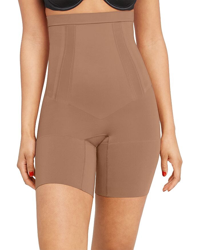 

Шорты OnCore с высокой талией до середины бедра Spanx