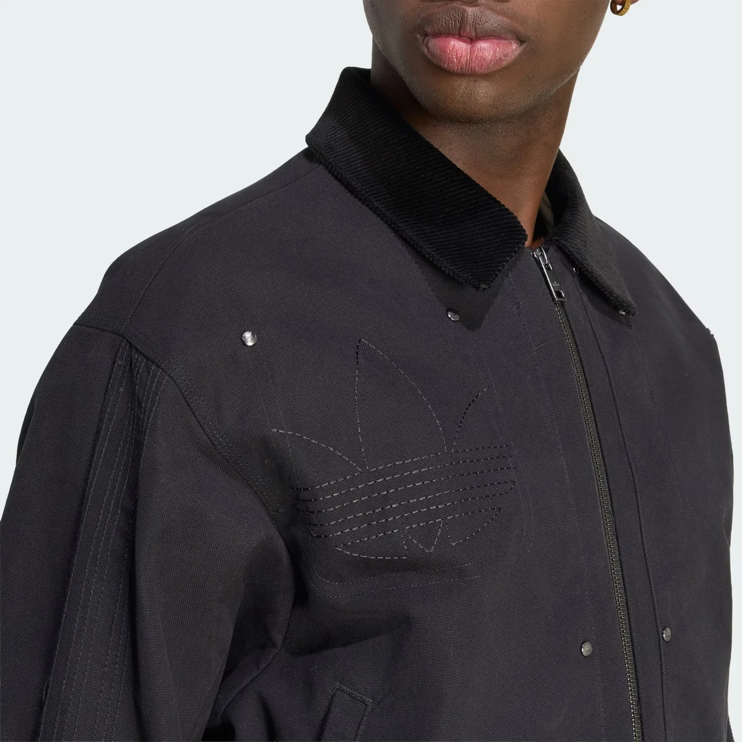 Куртка Adidas Originals Between-Season Jacket Premium Essentials черного цвета — фото 4