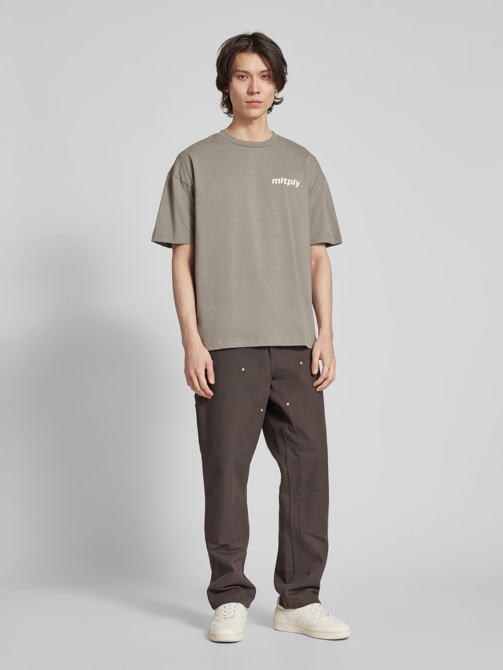 

Футболка оверсайз с этикеткой Multiply Apparel, светло-серый