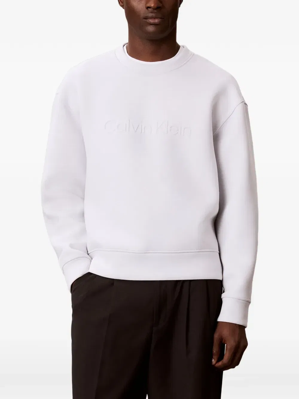 Свитшот со спущенными плечами и тисненым логотипом Calvin Klein, белый