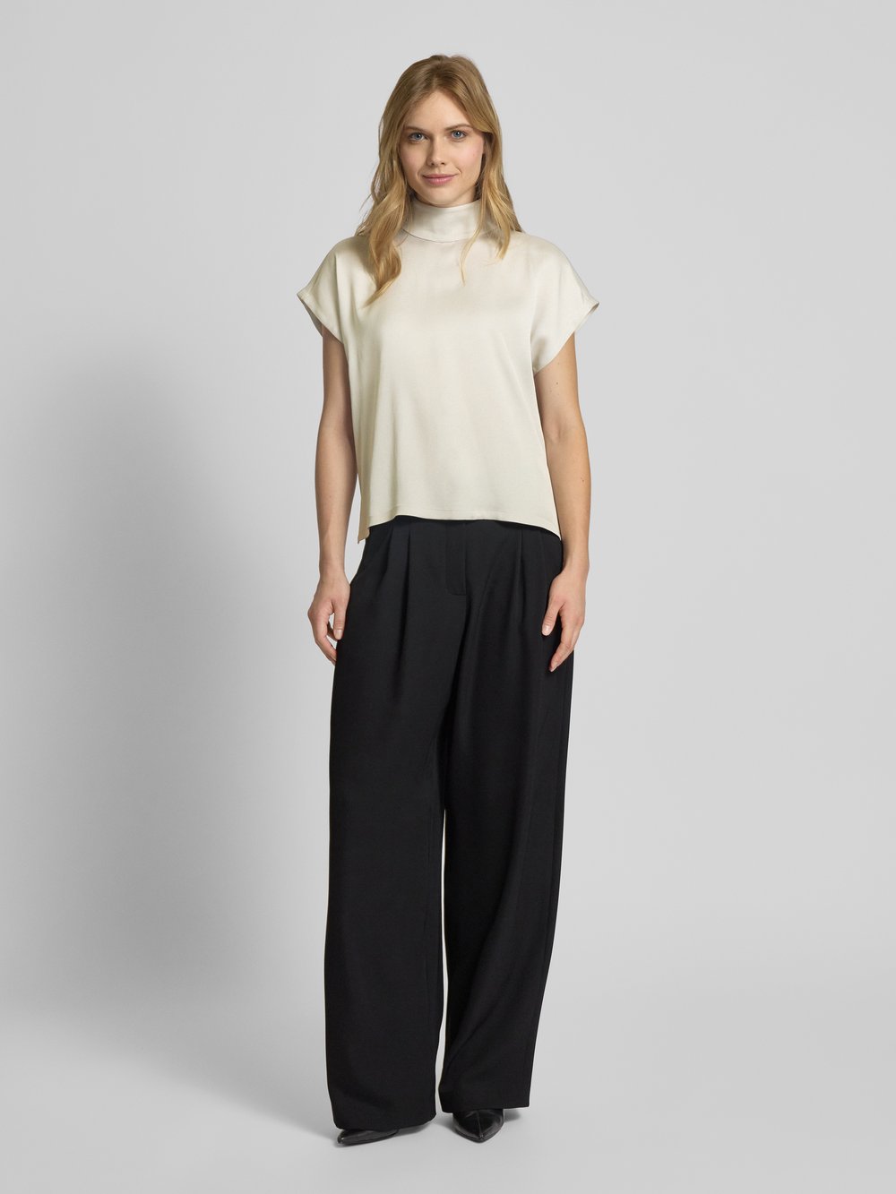 

Блузка свободного кроя с воротником-стойкой, модель «ALARIA» Drykorn