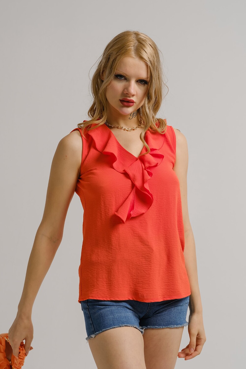 

Женская блузка без рукавов с воротником с оборками и цветком граната armonika, оранжевый