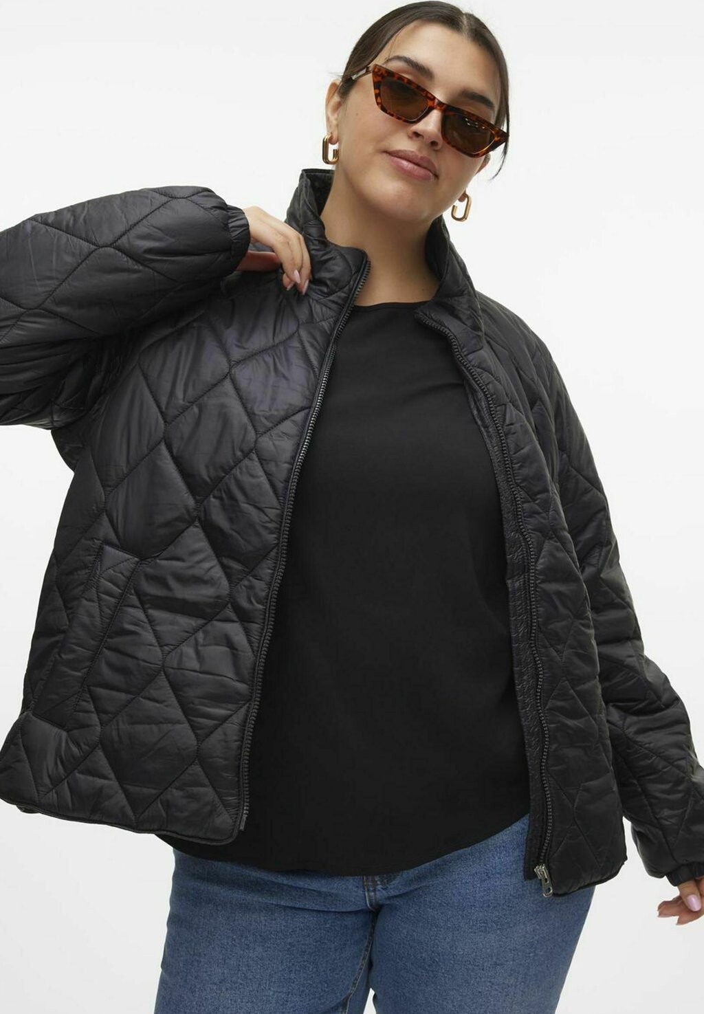 

Куртка зимняя VMCSARENA Vero Moda Curve, цвет black
