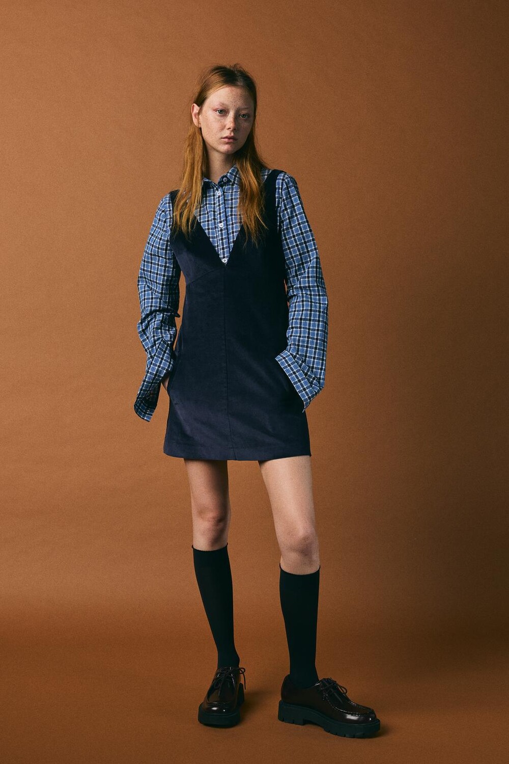 

Короткое вельветовое платье ZARA, темно-синий