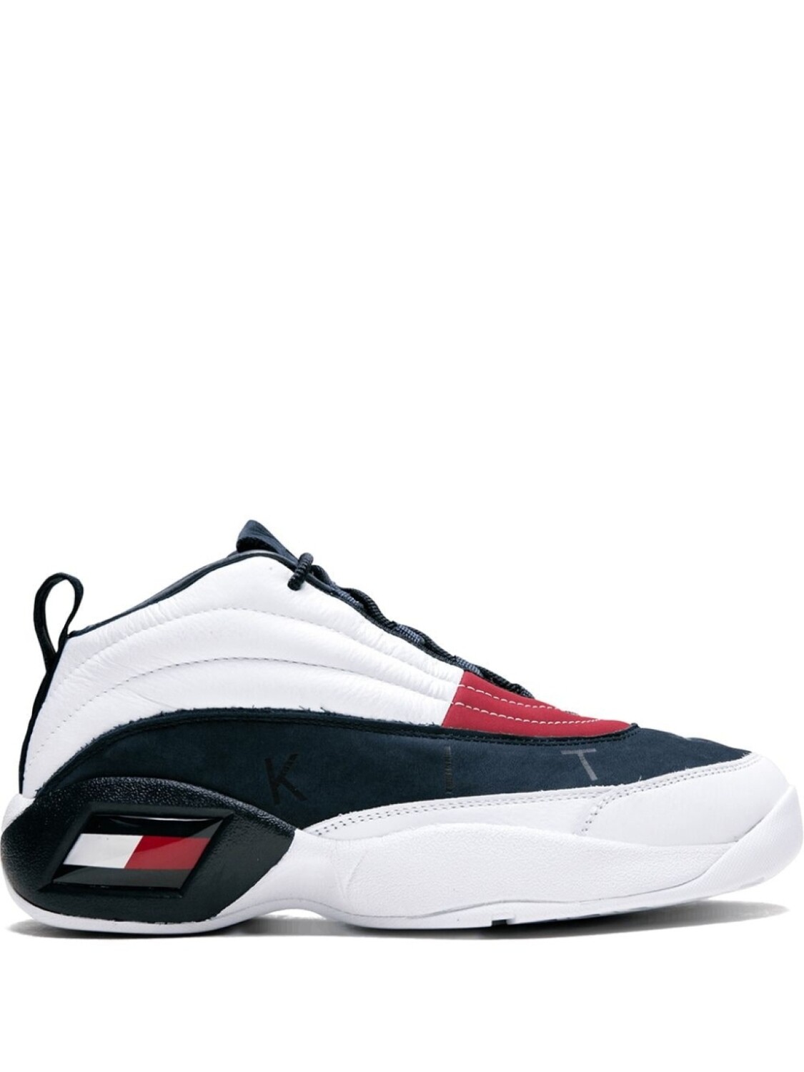 

Кроссовки Skew Lux Basketball из коллаборации с Tommy Hilfiger Fila, белый